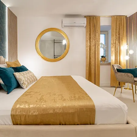 Johnny's Beach Bay Taormina