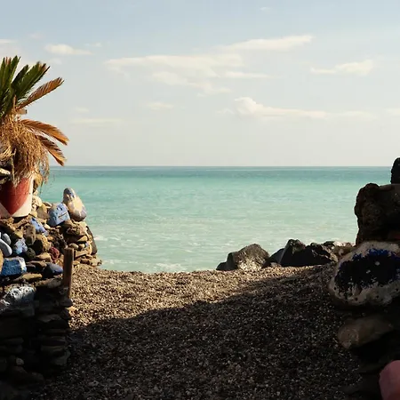 Johnny's Beach Bay Guest house 3*